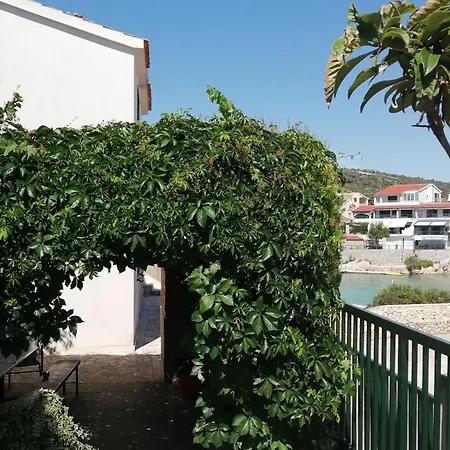Seaside Sanda -